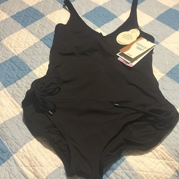 NWT: Coco Reef Contours Slimming Stellar Shirred Side Tie One Piece 14/38C - Picture 16 of 16